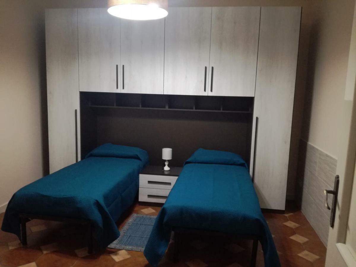 Casa Vacanza Petrulli 扎费拉纳-埃特内阿 外观 照片