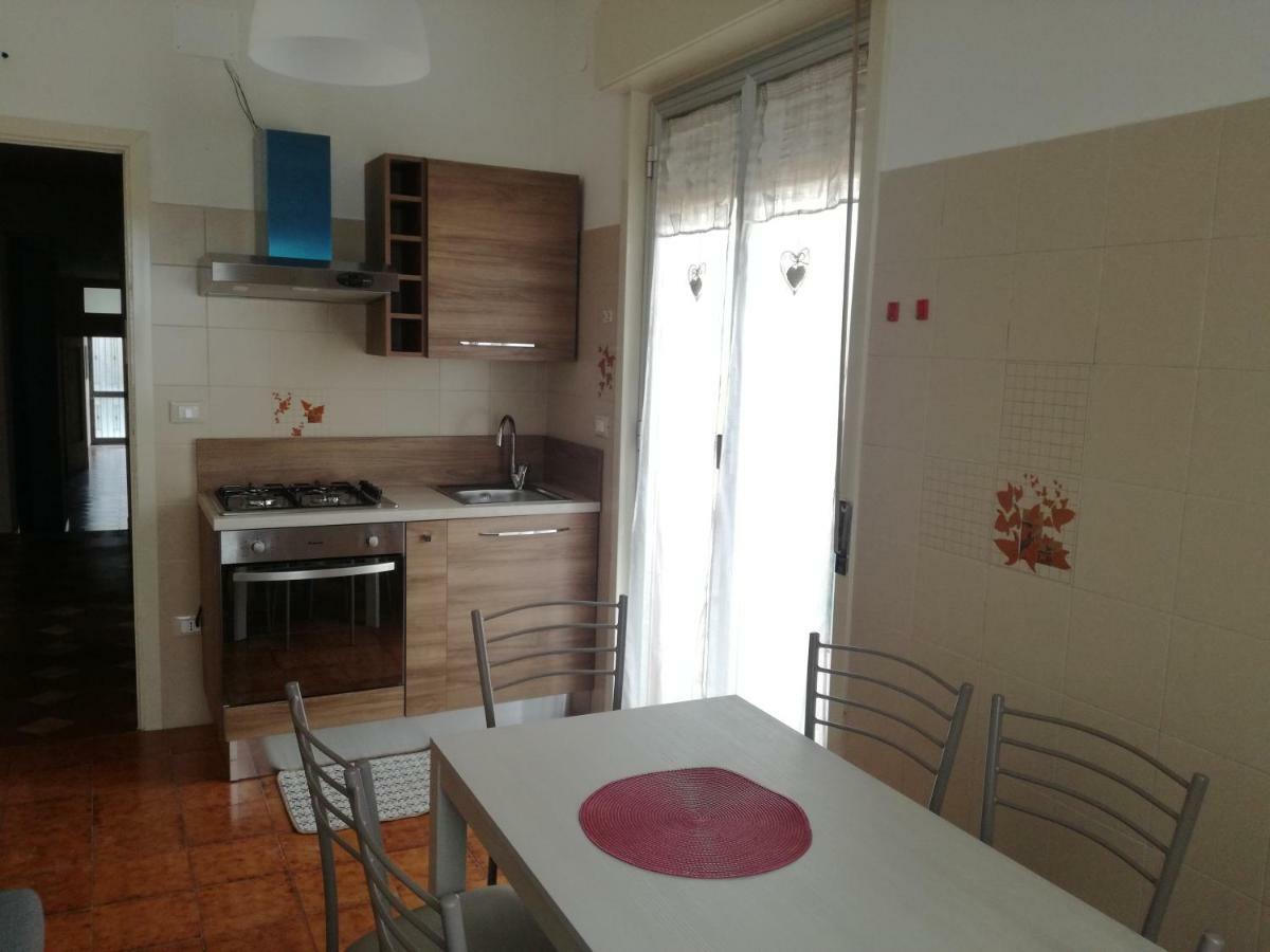 Casa Vacanza Petrulli 扎费拉纳-埃特内阿 外观 照片