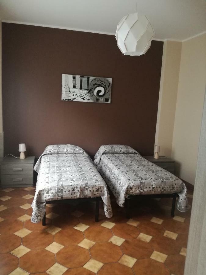 Casa Vacanza Petrulli 扎费拉纳-埃特内阿 外观 照片